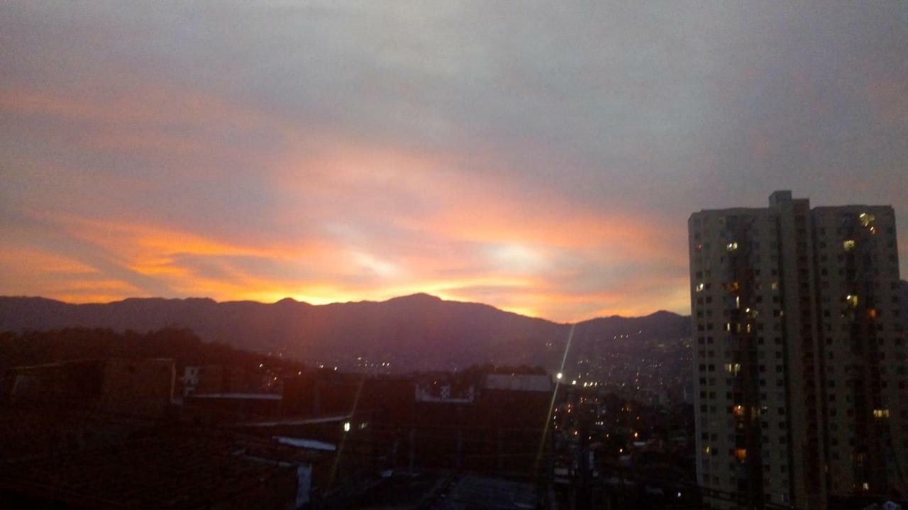 Habitacion Cerca Al Centro Medellin Ngoại thất bức ảnh